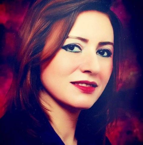 الإعلامية منى بارومة