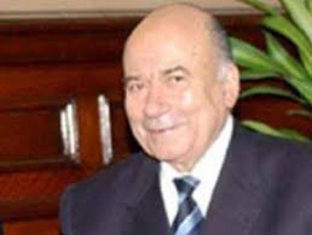 الدكتور يوسف والى