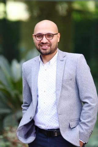 الكاتب الصحفى حازم عادل
