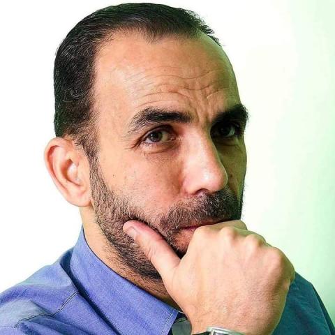 الكاتب الصحفى نبيل أبوشال