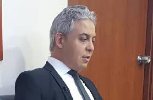 المذيع المتأخون معتز مطر