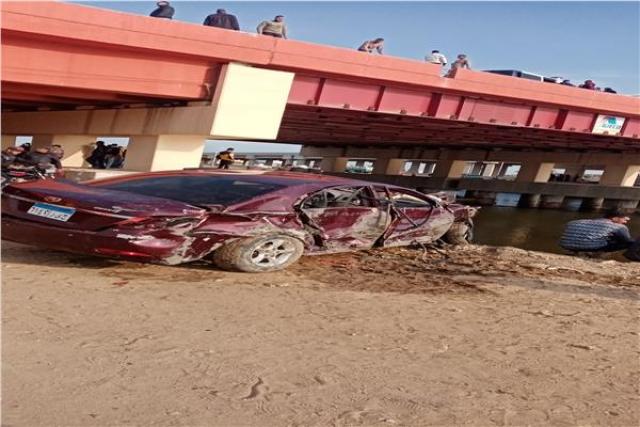 مصرع 5 أشخاص إثر حادث انقلاب سيارة على محور