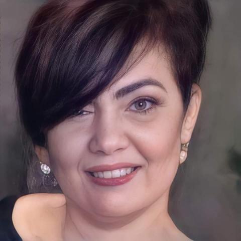 الإعلامية سيمى مجلع