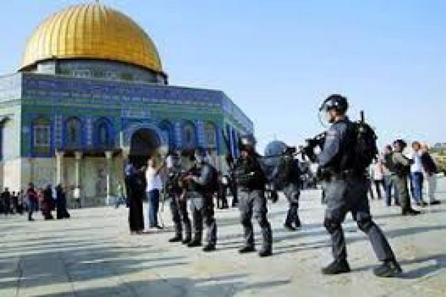 اقتحام قوات الاحتلال للمسجد الأقصى