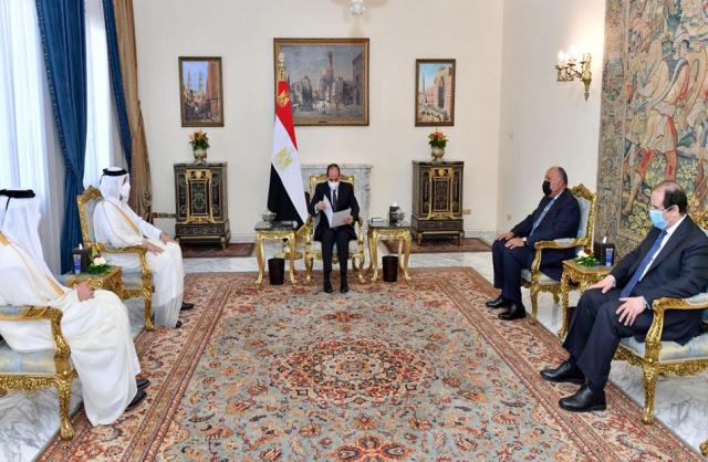 الرئيس خلال استقباله لوزير خارجية قطر