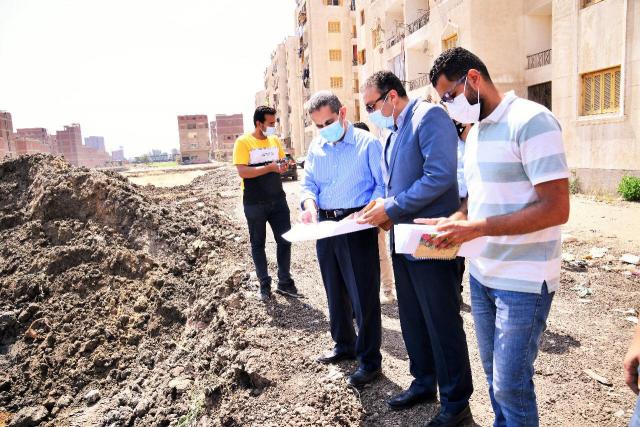 د- رحمى يتفقد بناء ٦ عمارات بمشروع الإسكان الاجتماعي بعجيزى طنطا