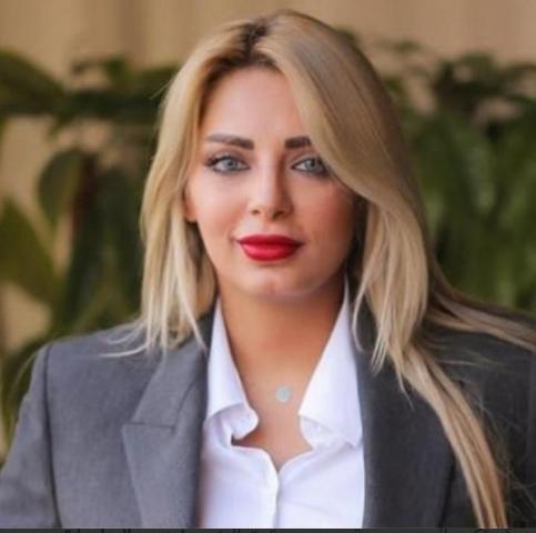 منى حلمى