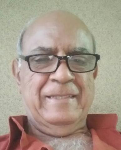 الكاتب الصحفى أحمد طه