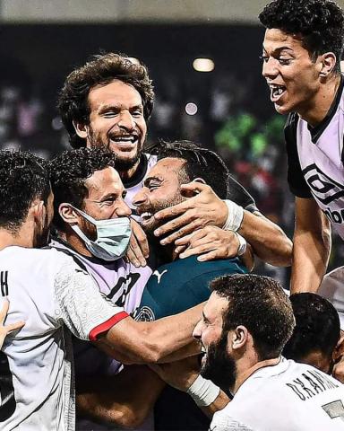 لقطة من المباراة وفرحة التأهل