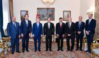 الرئيس السيسى يؤكد لرئيس اللجنة الأولمبية قدرة مصر على تنظيم كبرى البطولات العالمية