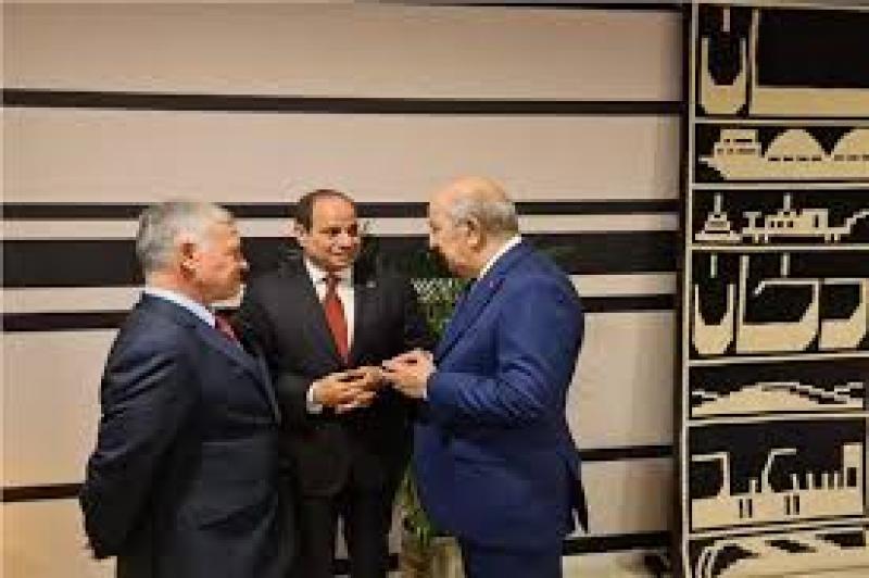 الرئيس السيسي وملك الأردن والرئيس الجزائري