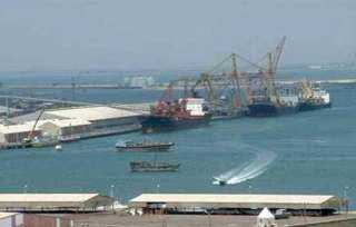 سوء الأحوال الجوية تؤدي إلى إغلاق ميناء السويس البحري