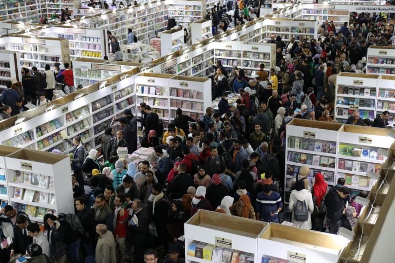 إقبال غير مسبوق على معرض القاهرة الدولي للكتاب 