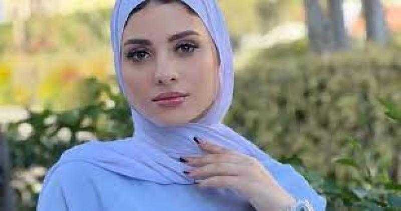 البلوجر سارة تخلى عنها خطيبة بعد فقد بصرها ..وتضامن معها رواد مواقع التواصل الاجتماعي
