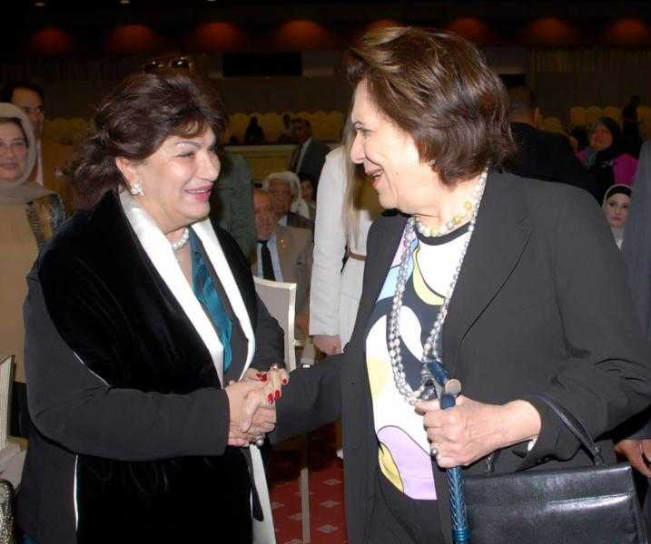 الأميرة وجدان بنت فواز الهاشمي تكرم الشيخة منيرفا السهيل