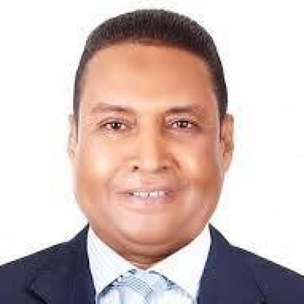 الكاتب الصحفي الكبير جمال قرين