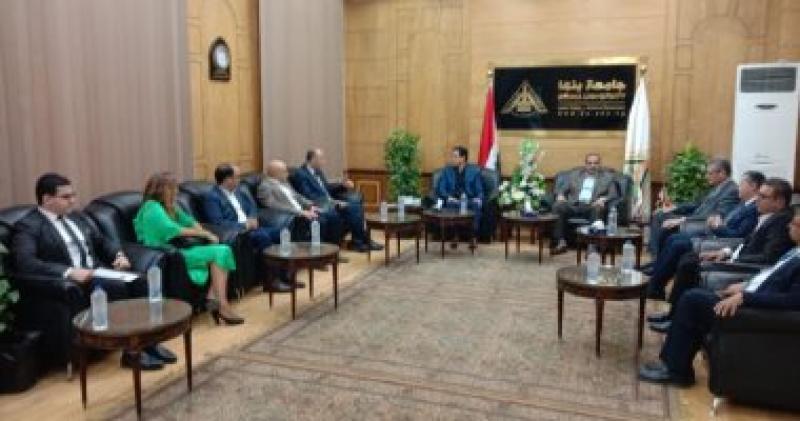 رئيس جامعة بنها يستقبل الوفد