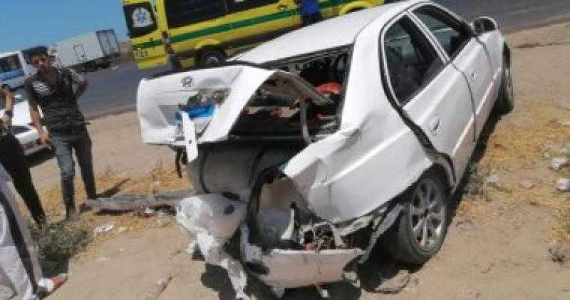 إصابة شخص صدمته سيارة أثناء عبوره طريق الواحات الصحراوى