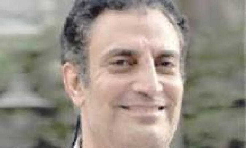الكاتب الصحفي الكبير صبرى حافظ