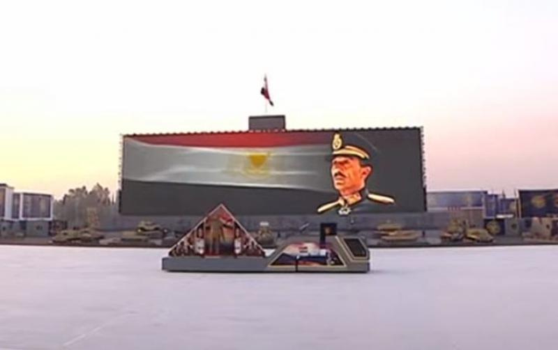 عرض مجسم للرئيس الراحل السادات بطل الحرب والسلام