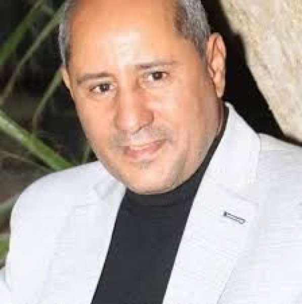 الكاتب الصحفي خالد حسنين 