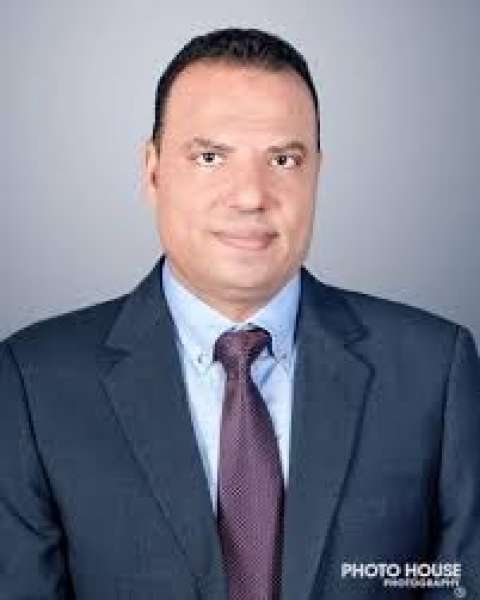 الكاتب الصحفي الكبير بسام عبدالسميع 
