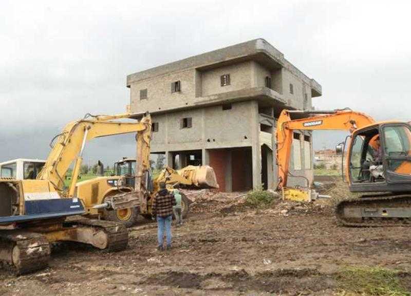محافظ القليوبية يشهد إزالة 10 حالات بناء مخالف في أبو زعبل