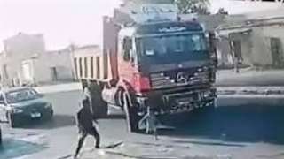 مصرع طالب سقط أسفل إطارات سيارة نقل فنطاس بسوهاج