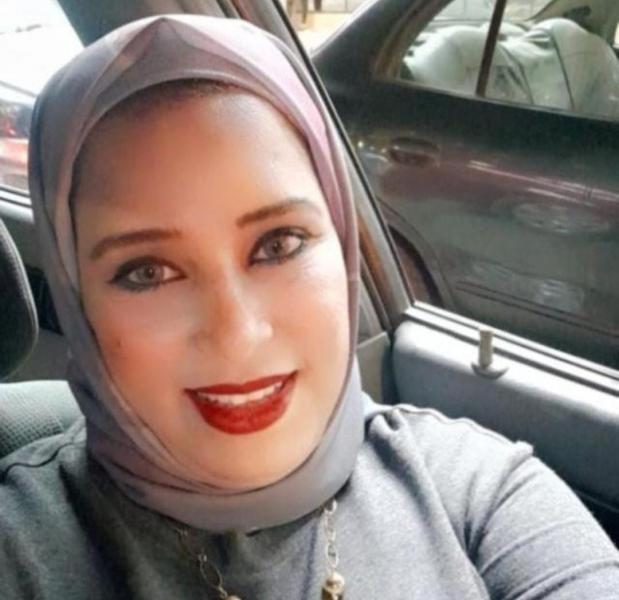 الكاتبة منى شهاب