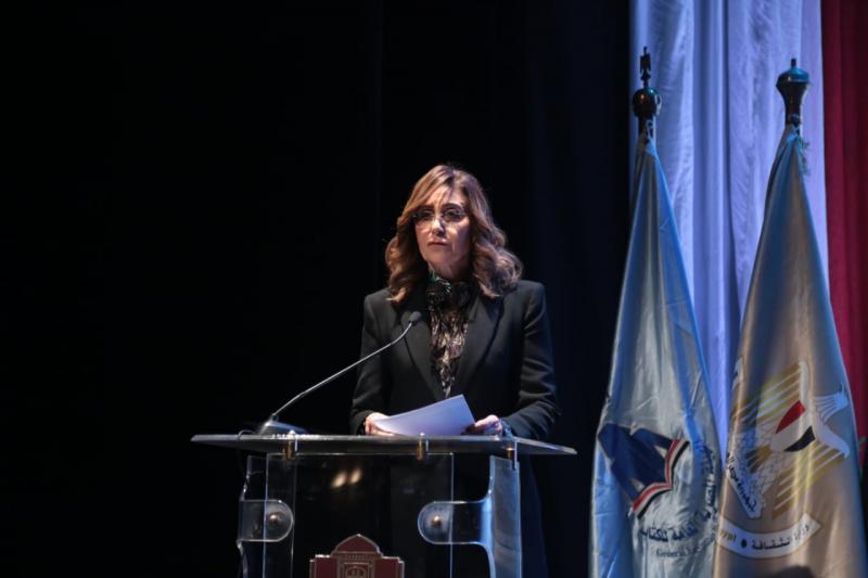 وزيرة الثقافة