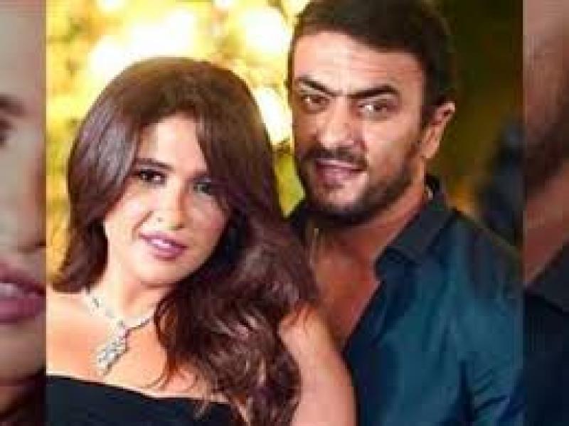 ياسمين عبد العزيز وأحمد العوضي