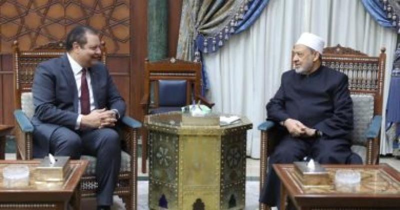 شيخ الازهر والدكتور أحمد طه