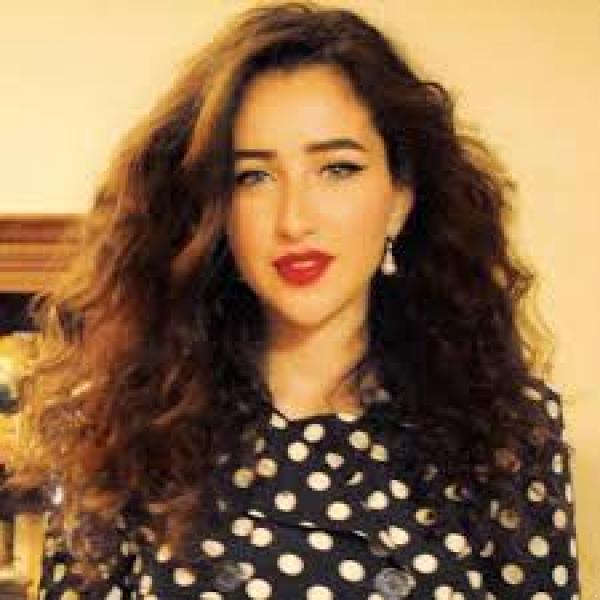 غادة والي مصممة الجرافيك