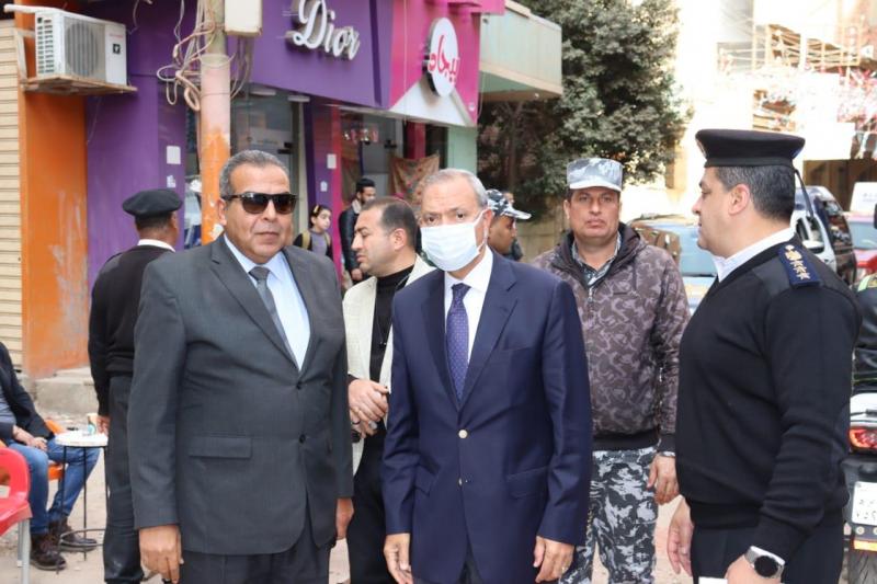 محافظ القليوبية يشرف على إزالة برج سكنى مخالف بشبرا الخيمة