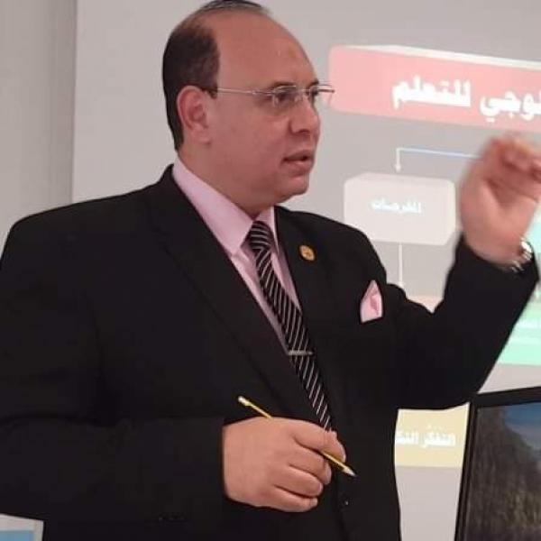 د .عماد عبد الهادي محمد صديق
