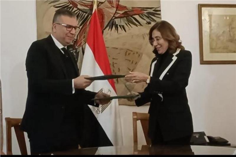 وزيرة الثقافة وعمرو الليثى