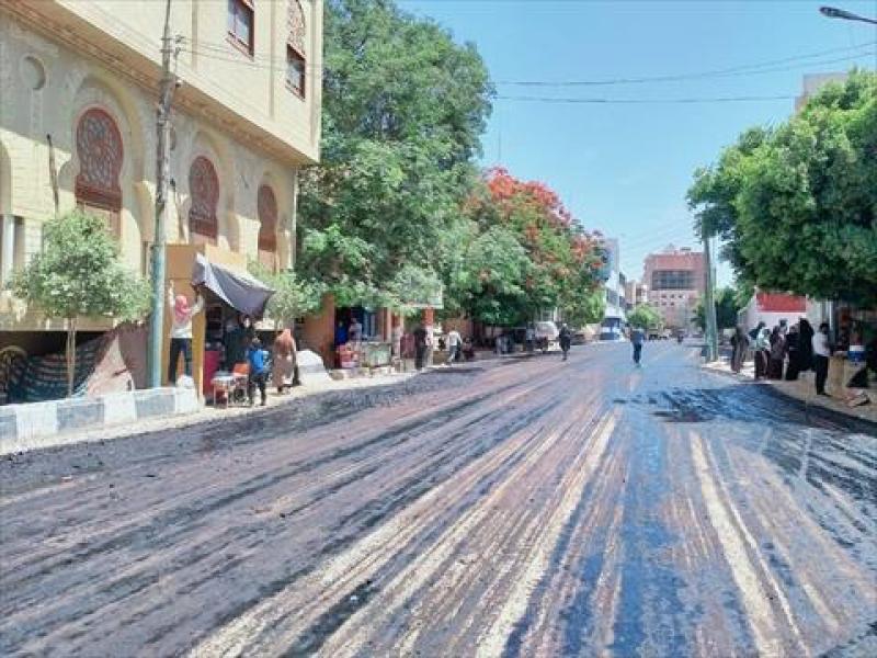 استكمال رصف شارع البحر بالمحلة الكبرى