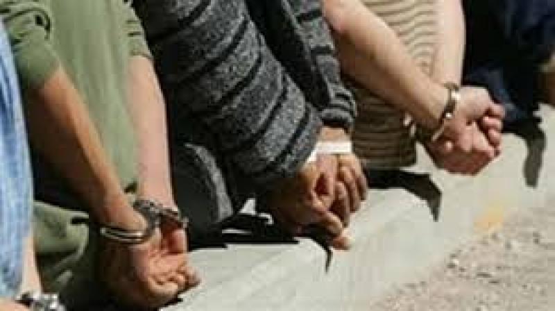 حبس 3 متهمين بالاتجار في السلاح 