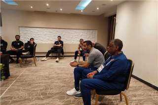 هشام نصر يجتمع مع لاعبي يد الزمالك قبل مواجهة سكيكدة الجزائري ببطولة أفريقيا