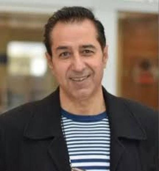 الفنان وضاح إسماعيل