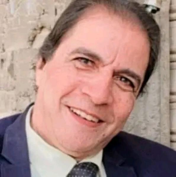الكاتب الصحفى عبدالنبي عبدالستار
