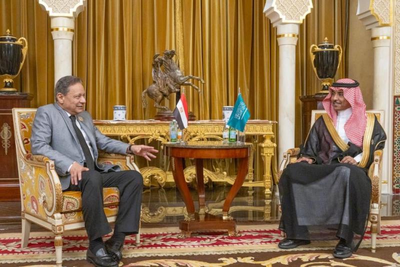 لقاء وزير الإعلام السعودي بالكاتب الصحفي كرم جبر