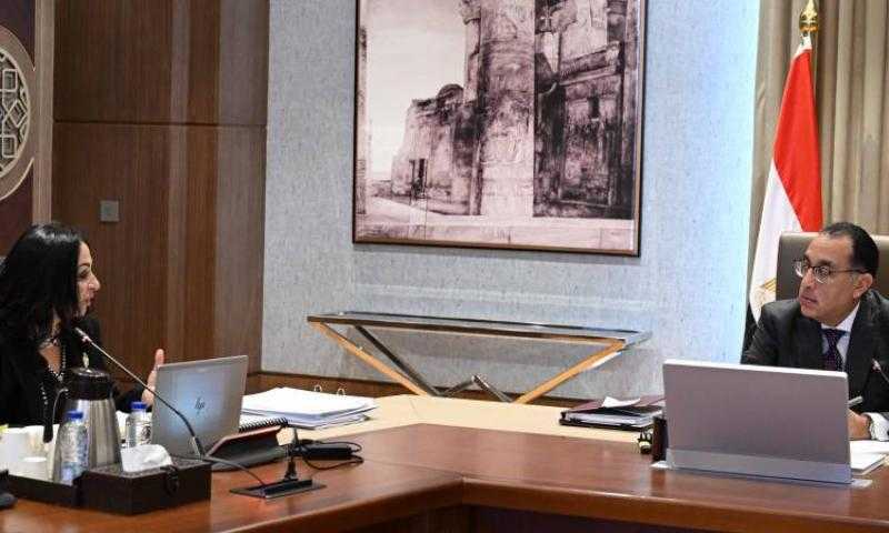 رئيس الوزراء يستعرض مع رئيسة المجلس القومي للمرأة ملفات عمل وأنشطة المجلس