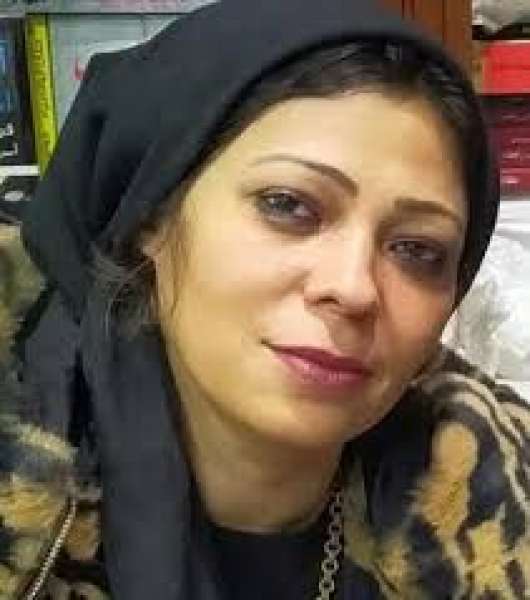 الأديبة مى علام