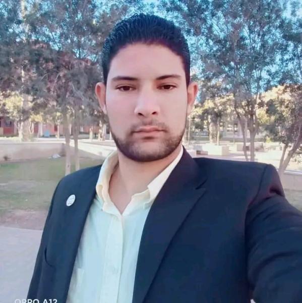 الكاتب إسلام عبدالرحيم