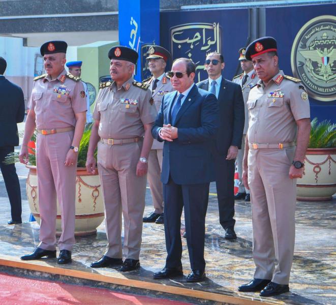 الرئيس السيسي يجري جولة تفقدية بالأكاديمية العسكرية