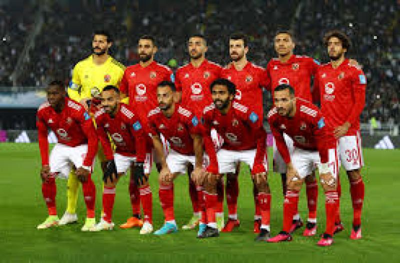 فريق الكرة بالأهلي