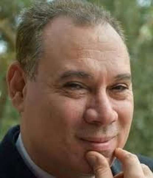 الكاتب الكبير خالد درة