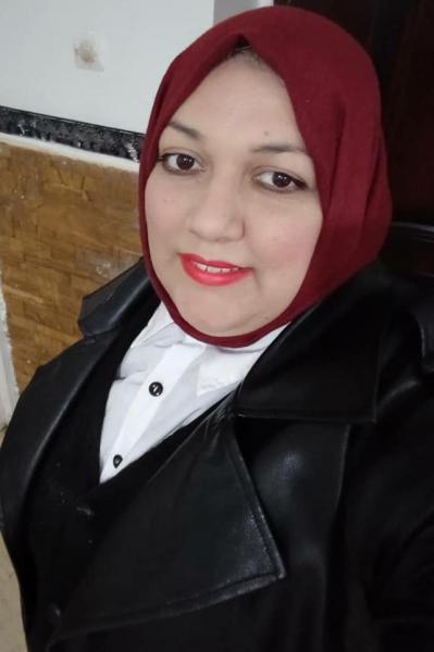 الكاتبة الجزائرية سماح كموش