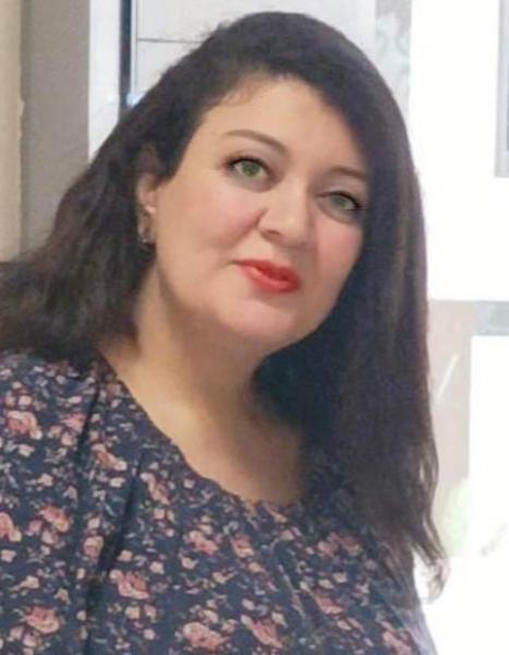 الإعلامية والناقد والفنانة التشكيلية فدوى عطية